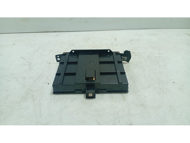 Recambio de posavasos para ssangyong korando 2.3 turbodiesel cat referencia OEM IAM   