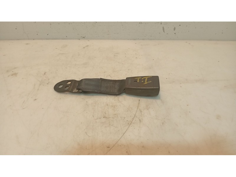 Recambio de anclaje cinturon trasero izquierdo para ssangyong korando 2.3 turbodiesel cat referencia OEM IAM   