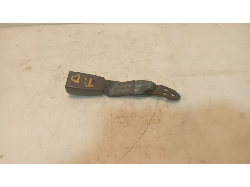 Recambio de anclaje cinturon trasero derecho para ssangyong korando 2.3 turbodiesel cat referencia OEM IAM   