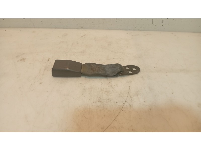 Recambio de anclaje cinturon trasero derecho para ssangyong korando 2.3 turbodiesel cat referencia OEM IAM   