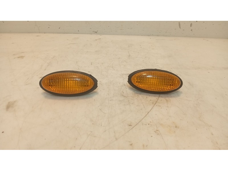 Recambio de piloto lateral delantero izquierdo para ssangyong korando 2.3 turbodiesel cat referencia OEM IAM   