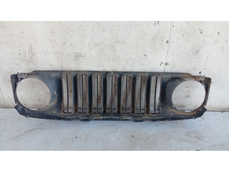 Recambio de rejilla delantera para ssangyong korando 2.3 turbodiesel cat referencia OEM IAM   