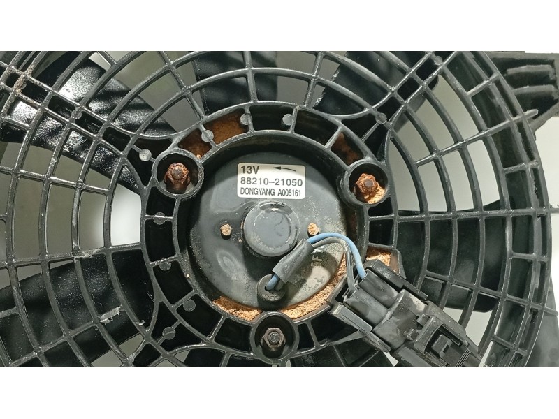 Recambio de electroventilador para ssangyong rodius i 2.7 xdi referencia OEM IAM 684A021050  