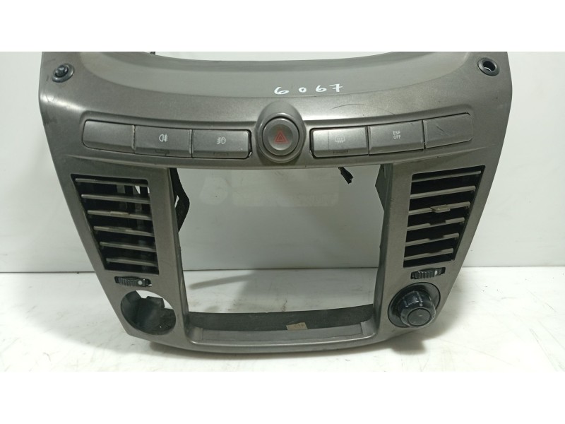 Recambio de moldura para ssangyong rodius i 2.7 xdi referencia OEM IAM   
