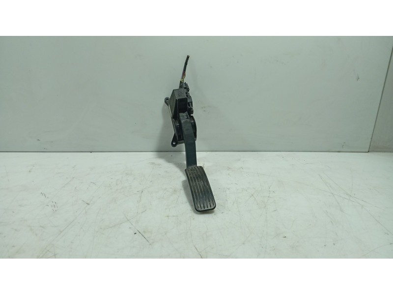 Recambio de pedal acelerador para ssangyong rodius i 2.7 xdi referencia OEM IAM 2055008D10  