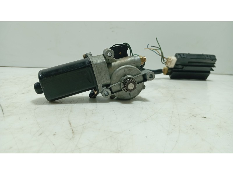 Recambio de motor techo electrico para ssangyong rodius i 2.7 xdi referencia OEM IAM   