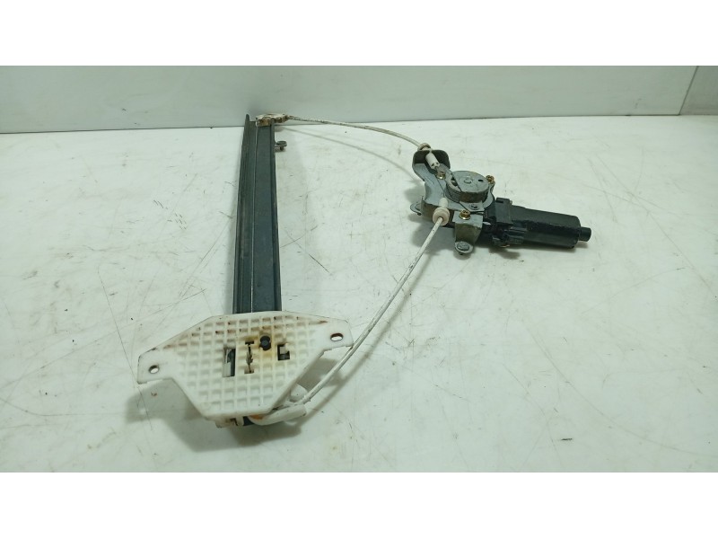 Recambio de elevalunas delantero izquierdo para ssangyong rodius i 2.7 xdi referencia OEM IAM 7233021001  