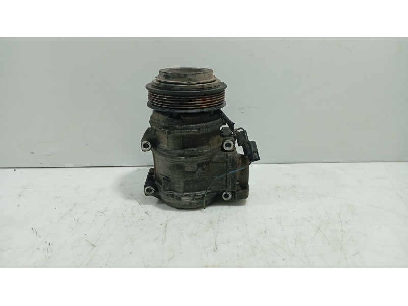 Recambio de compresor aire acondicionado para ssangyong rodius i 2.7 xdi referencia OEM IAM 6652300211  