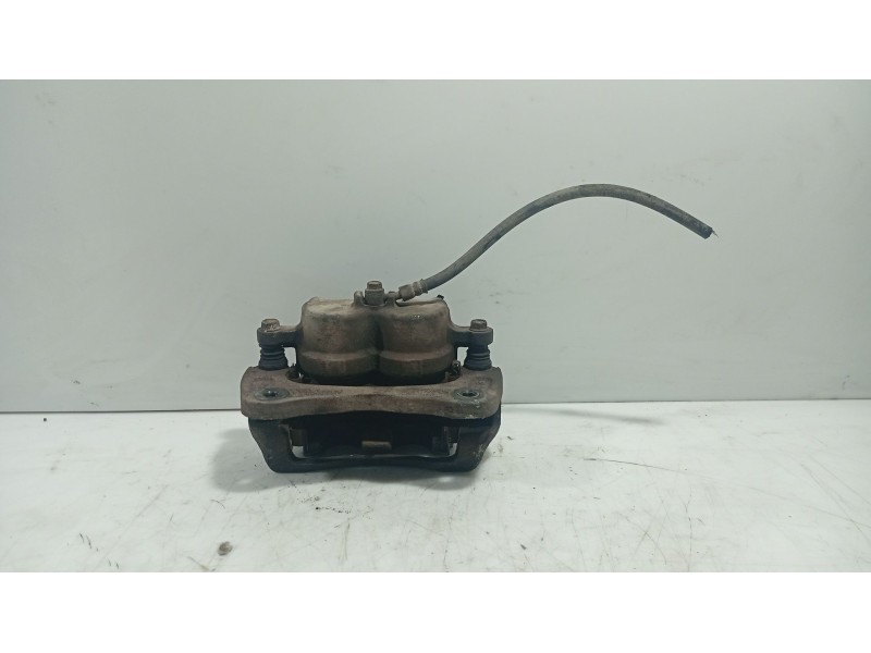 Recambio de pinza freno delantera derecha para ssangyong rodius i 2.7 xdi referencia OEM IAM 4814021102  