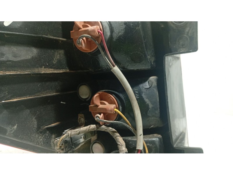 Recambio de piloto trasero derecho para ssangyong rodius i 2.7 xdi referencia OEM IAM 8360221304  