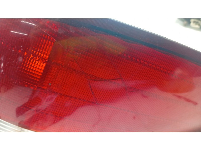Recambio de piloto trasero derecho para ssangyong rodius i 2.7 xdi referencia OEM IAM 8360221304  