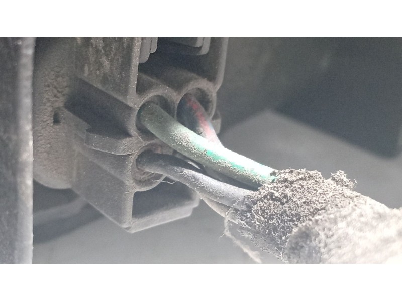 Recambio de faro derecho para ssangyong rodius i 2.7 xdi referencia OEM IAM 8310221205  