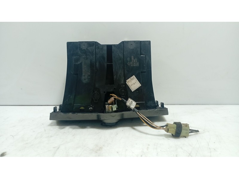 Recambio de posavasos para ssangyong rodius i 2.7 xdi referencia OEM IAM   