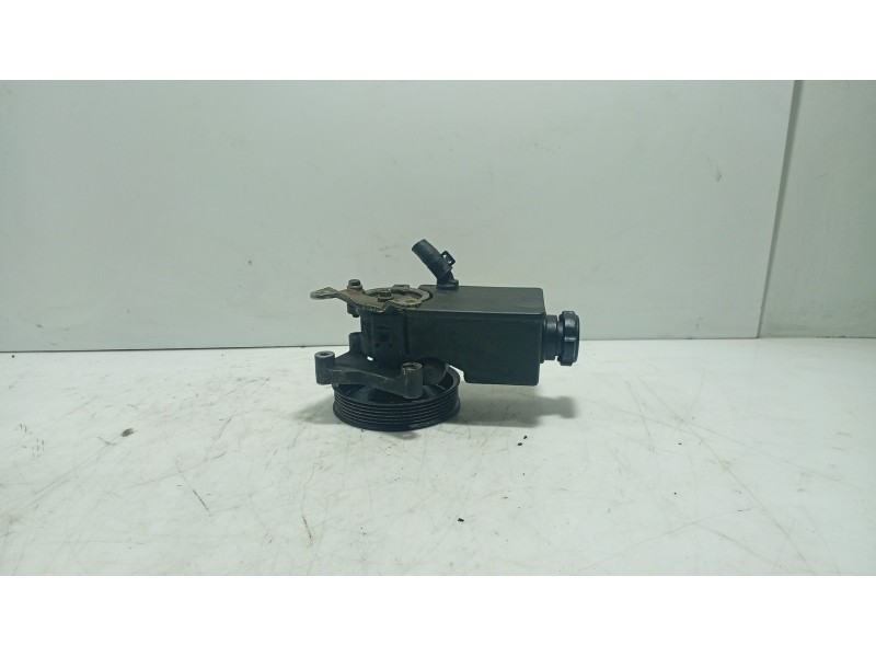 Recambio de bomba direccion para ssangyong rodius i 2.7 xdi referencia OEM IAM   