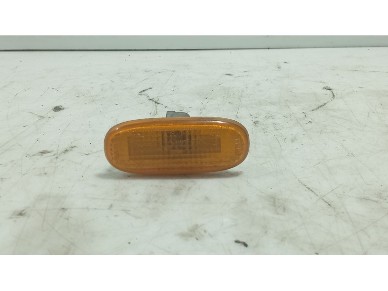Recambio de piloto lateral izquierdo para ssangyong rodius i 2.7 xdi referencia OEM IAM 8340008103  