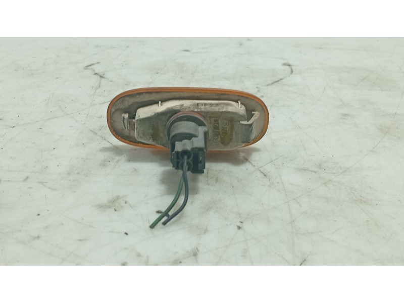 Recambio de piloto lateral izquierdo para ssangyong rodius i 2.7 xdi referencia OEM IAM 8340008103  
