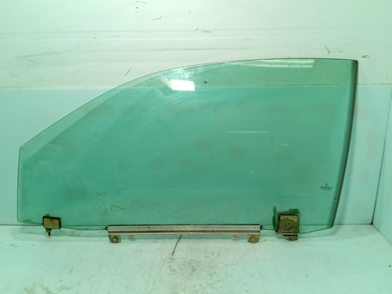 Recambio de luna delantera izquierda para mercedes-benz clk (c208) clk 200 (208.335) referencia OEM IAM 2087200318  