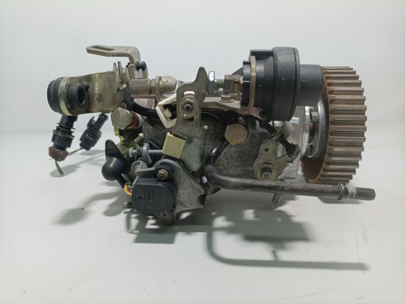 Recambio de bomba inyeccion para citroën berlingo referencia OEM IAM 1920AT R8448B401C 195599 JWF
