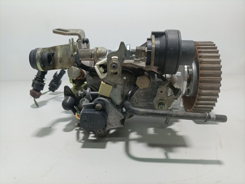 Recambio de bomba inyeccion para citroën berlingo referencia OEM IAM 1920AT R8448B401C 195599 JWF