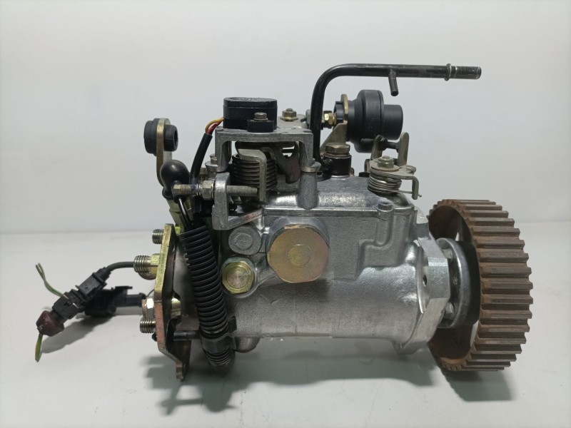 Recambio de bomba inyeccion para citroën berlingo referencia OEM IAM 1920AT R8448B401C 195599 JWF