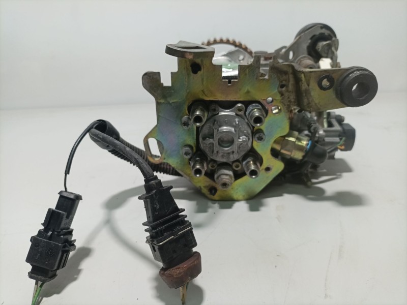 Recambio de bomba inyeccion para citroën berlingo referencia OEM IAM 1920AT R8448B401C 195599 JWF