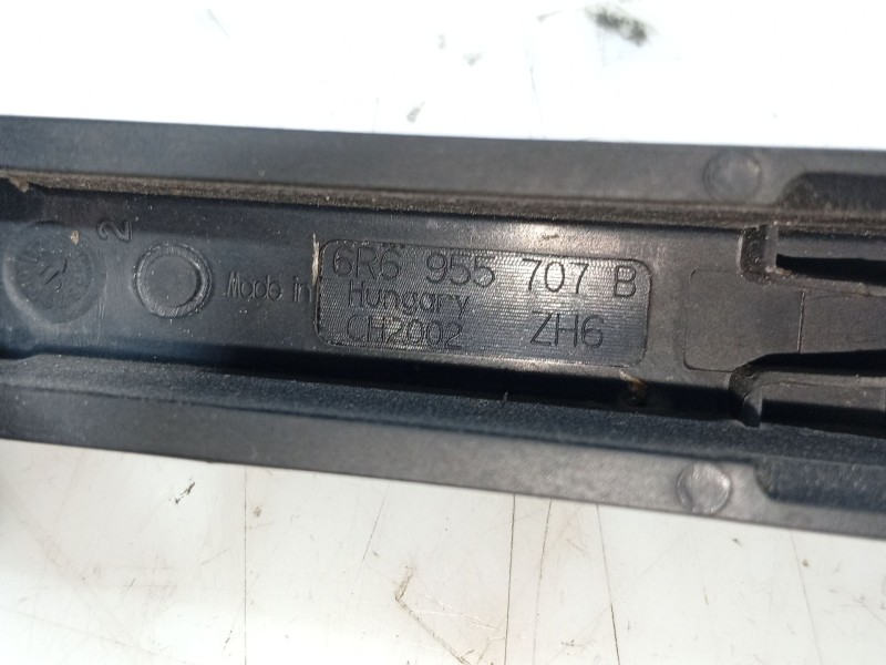 Recambio de brazo limpia trasero para volkswagen polo v (6r1, 6c1) 1.0 referencia OEM IAM 6R6955707B  
