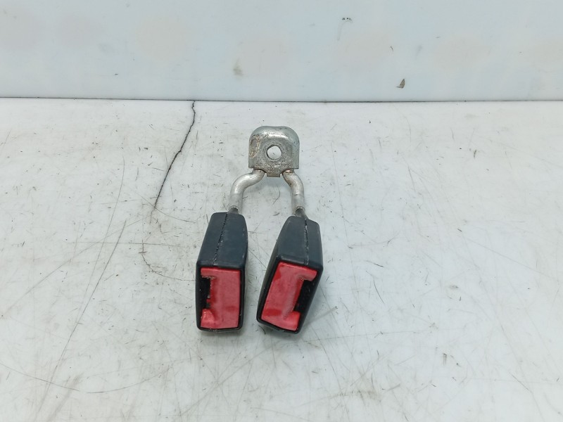 Recambio de anclaje cinturon trasero izquierdo para volkswagen polo v (6r1, 6c1) 1.0 referencia OEM IAM   