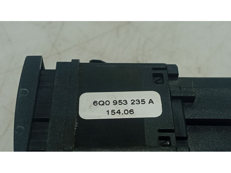 Recambio de warning para volkswagen polo iv (9n_, 9a_) 1.4 tdi referencia OEM IAM   