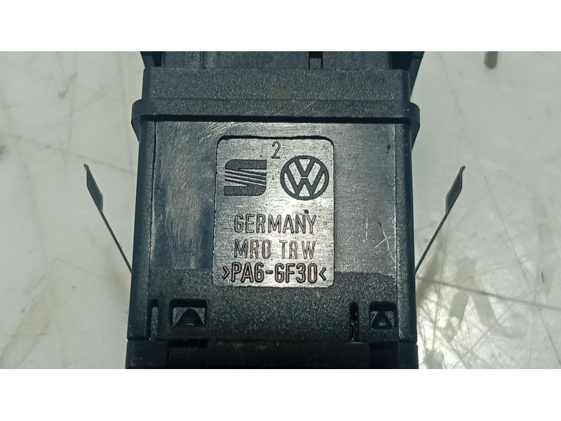 Recambio de warning para volkswagen polo iv (9n_, 9a_) 1.4 tdi referencia OEM IAM   