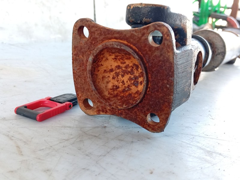 Recambio de cardan delantero para nissan terrano/terrano.ii (r20) 2.7 turbodiesel referencia OEM IAM   