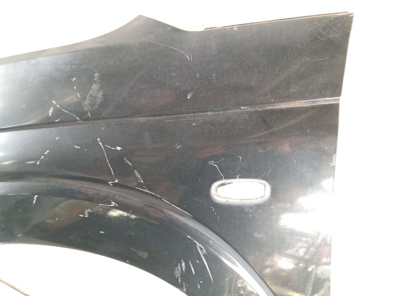 Recambio de aleta delantera izquierda para ssangyong rodius i 2.7 xdi referencia OEM IAM 5181121000  