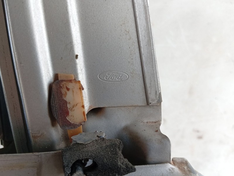 Recambio de puerta trasera derecha para ford fusion (ju_) 1.4 referencia OEM IAM 1692555  