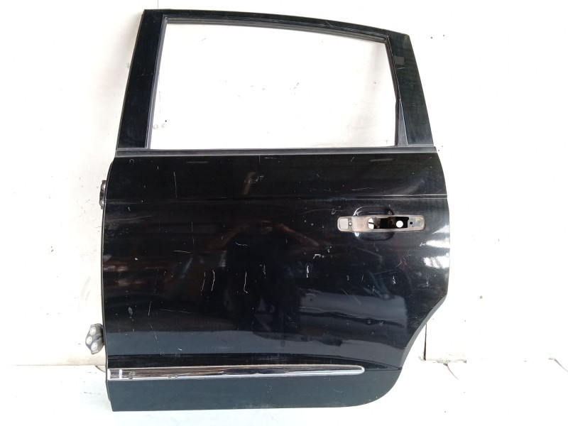 Recambio de puerta trasera izquierda para ssangyong rodius i 2.7 xdi referencia OEM IAM 6300321101  