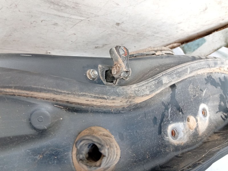 Recambio de puerta trasera derecha para lexus rx 400h referencia OEM IAM   