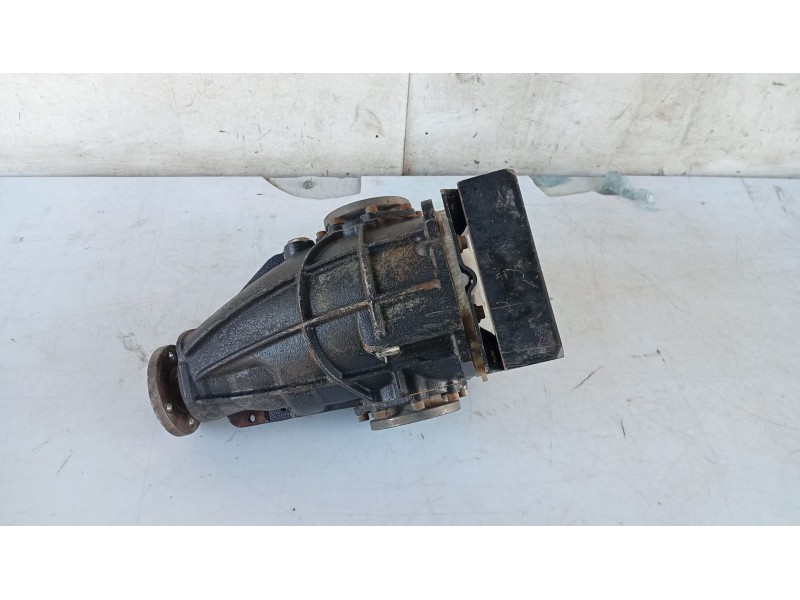 Recambio de diferencial trasero para ssangyong rodius i 2.7 xdi referencia OEM IAM 1513501501  