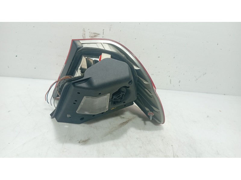 Recambio de piloto trasero izquierdo para bmw 3 (e46) 325 i referencia OEM IAM 63218383821  