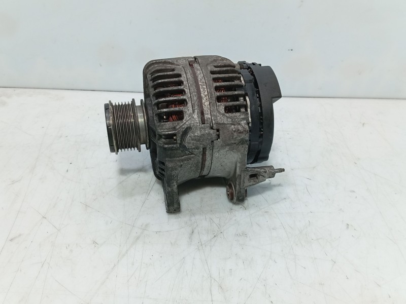 Recambio de alternador para volkswagen golf iv (1j1) 1.9 tdi referencia OEM IAM 028903018X  