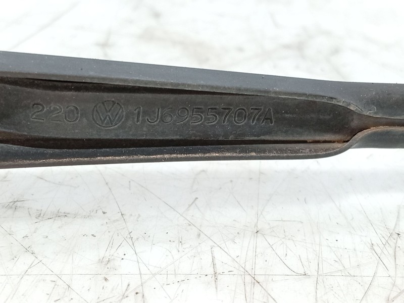 Recambio de brazo limpia trasero para volkswagen golf iv (1j1) 1.9 tdi referencia OEM IAM 1J6955707A  