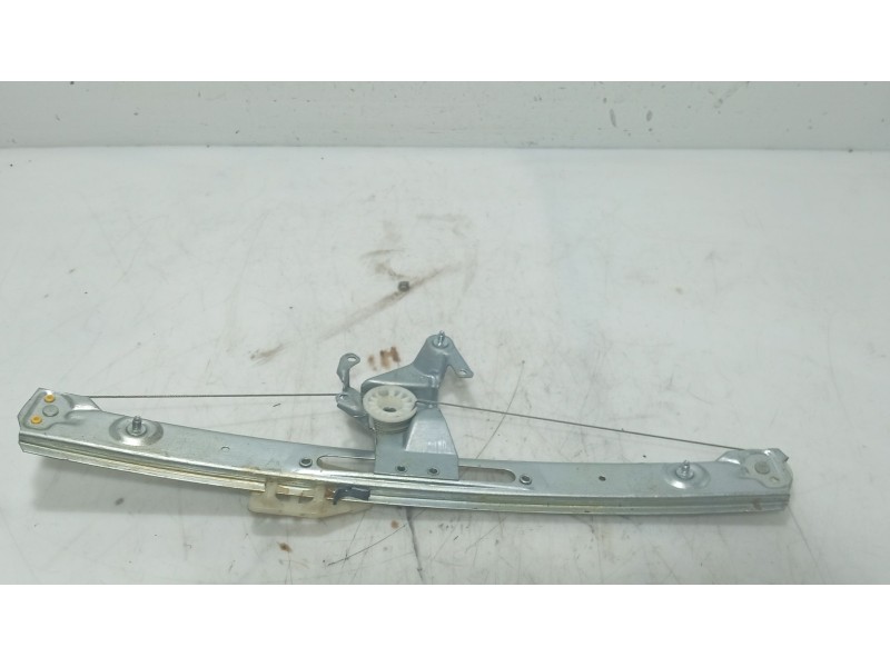 Recambio de elevalunas trasero derecho para bmw 3 (e46) 325 i referencia OEM IAM 51358212100  