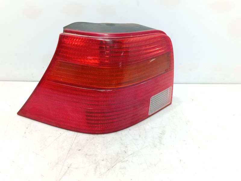 Recambio de piloto trasero izquierdo para volkswagen golf iv (1j1) 1.9 tdi referencia OEM IAM 1J6945096T  