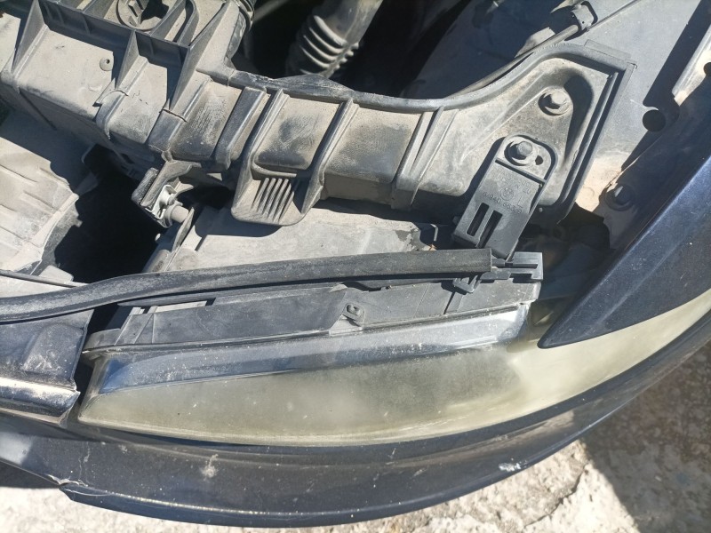 Recambio de faro izquierdo para bmw 1 (e87) 116 d referencia OEM IAM 63117249649  