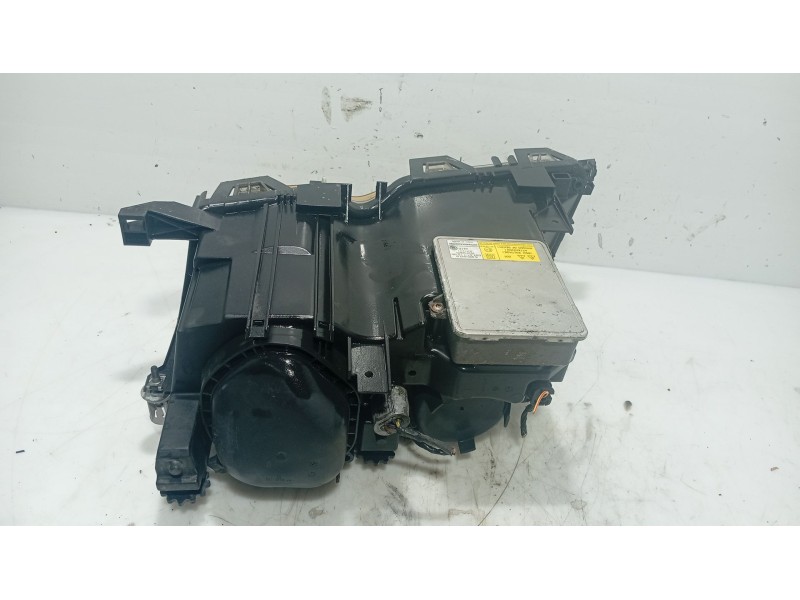 Recambio de faro derecho para bmw 3 (e46) 325 i referencia OEM IAM 63127165776 / VERE0562  