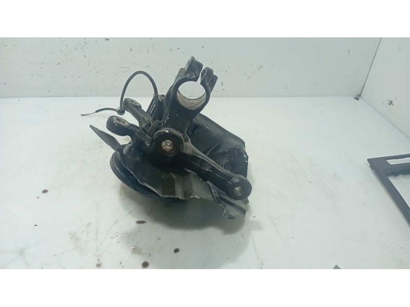 Recambio de mangueta delantera izquierda para bmw 3 (e46) 325 i referencia OEM IAM 31211096429  