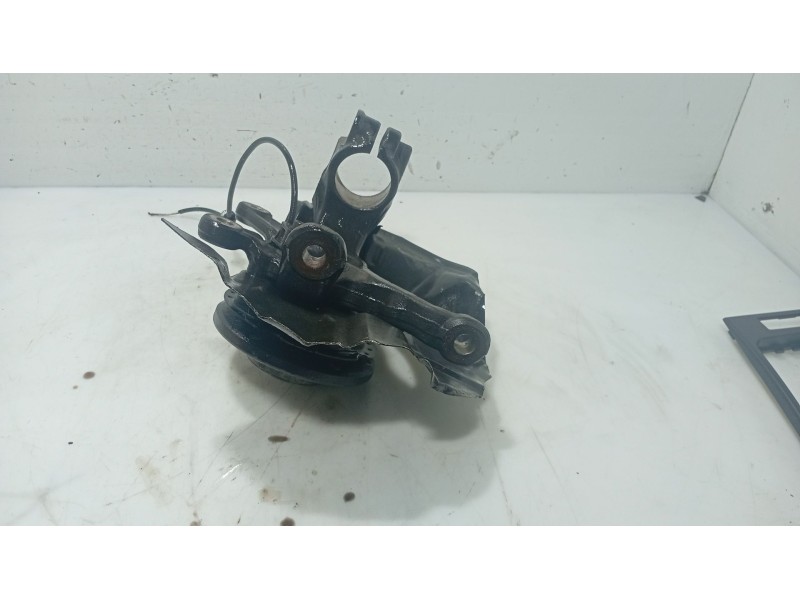 Recambio de mangueta delantera izquierda para bmw 3 (e46) 325 i referencia OEM IAM 31211096429  