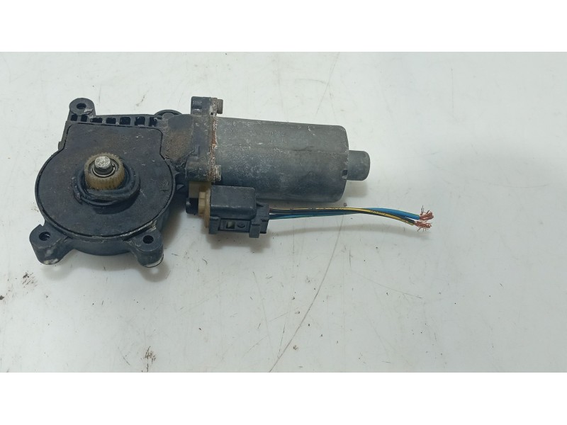 Recambio de motor elevalunas trasero izquierdo para bmw 3 (e46) 320 d referencia OEM IAM   