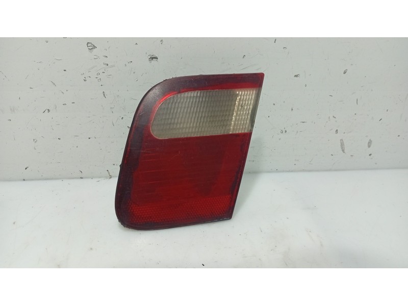 Recambio de piloto trasero derecho interior para bmw 3 (e46) 320 d referencia OEM IAM   