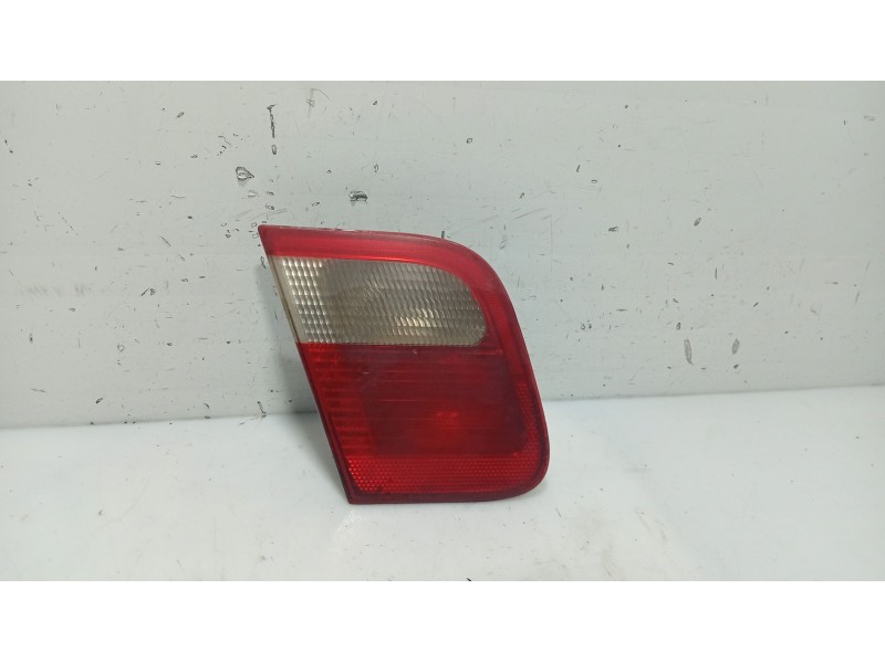 Recambio de piloto trasero izquierdo interior para bmw 3 (e46) 320 d referencia OEM IAM   