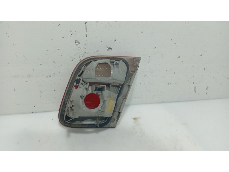 Recambio de piloto trasero izquierdo interior para bmw 3 (e46) 320 d referencia OEM IAM   