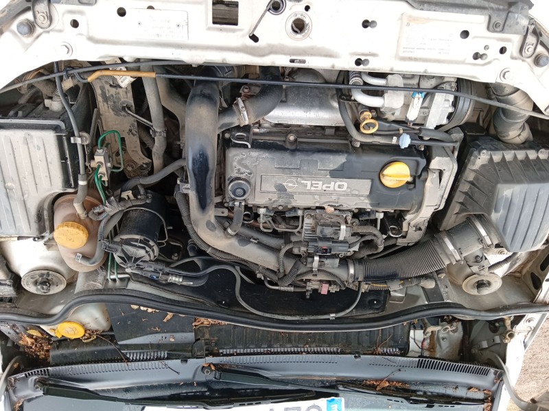 opel corsa c (x01) del año 2003