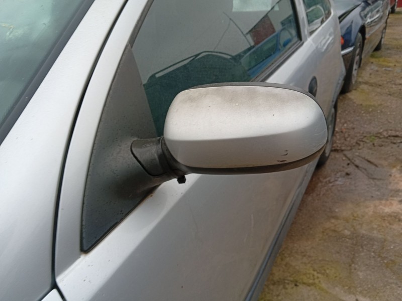 opel corsa c (x01) del año 2003